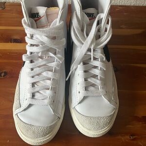 Nike Blazer Mid White Black Sneakers – Women’s Size 8 – Gently Used